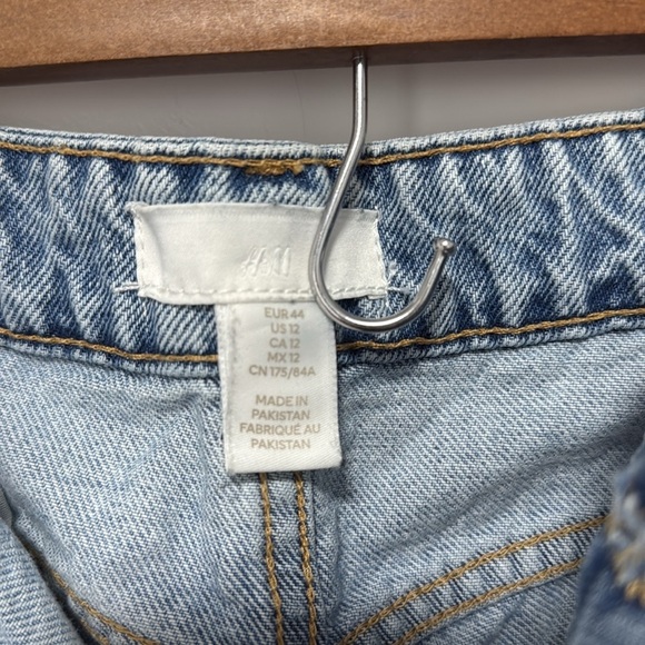H&M women’s High Waisted Blue Jeans size 12 - Picture 2 of 5
